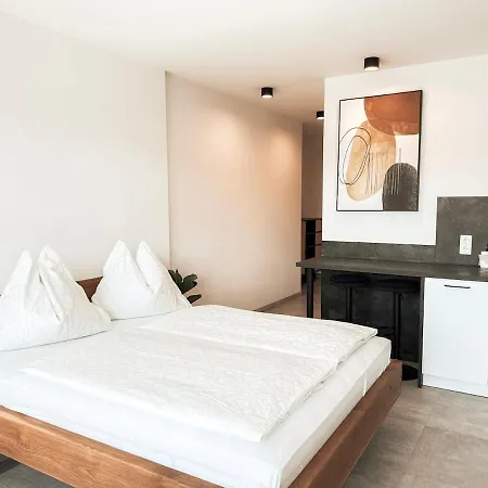 アパート Sonnenseite Mit Balkon In グラーツ