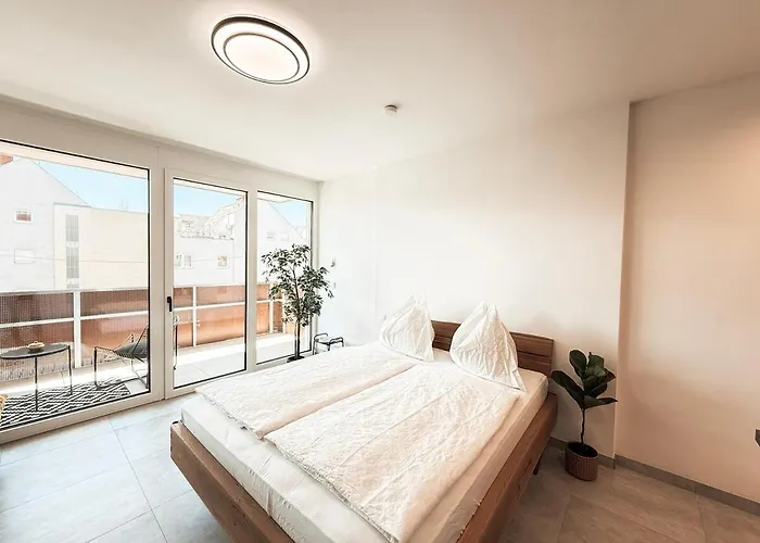 Sonnenseite Mit Balkon In