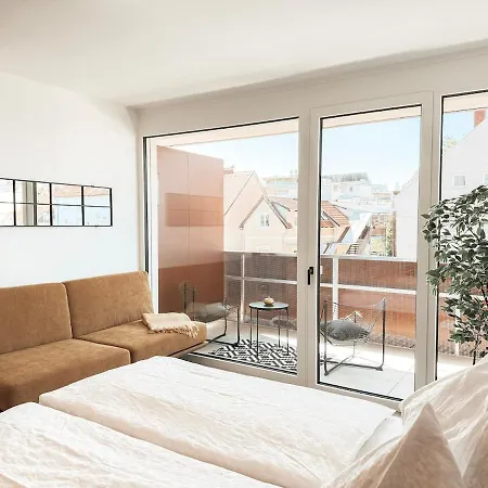 Sonnenseite Mit Balkon In