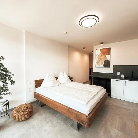 Sonnenseite Mit Balkon In