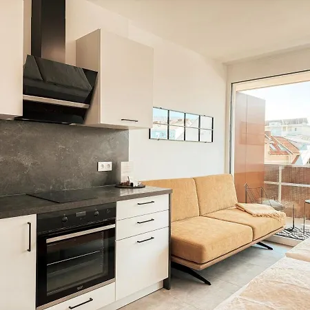 Sonnenseite Mit Balkon In * Грац