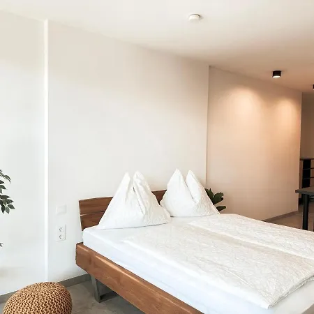 Sonnenseite Mit Balkon In Грац