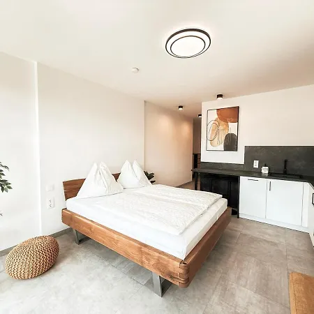 Sonnenseite Mit Balkon In