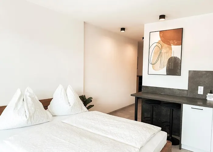 Sonnenseite Mit Balkon In Graz