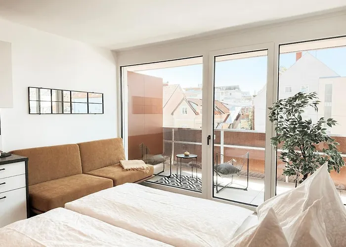 Sonnenseite Mit Balkon In