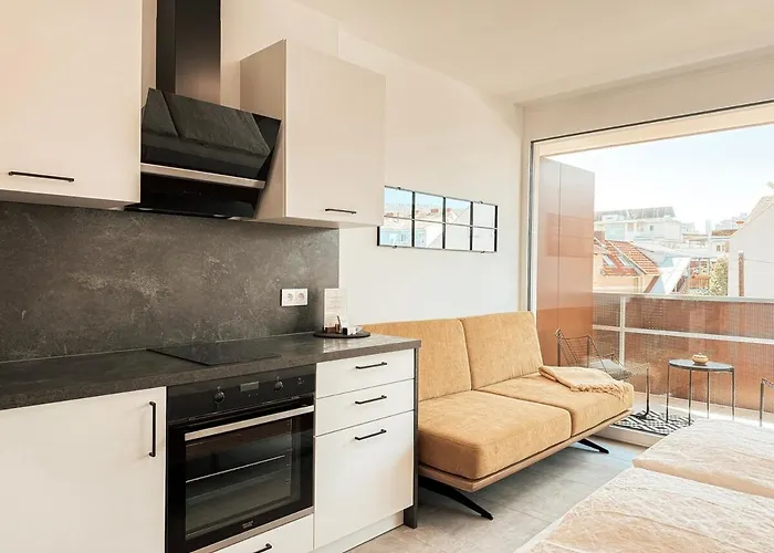 Sonnenseite Mit Balkon In * Graz