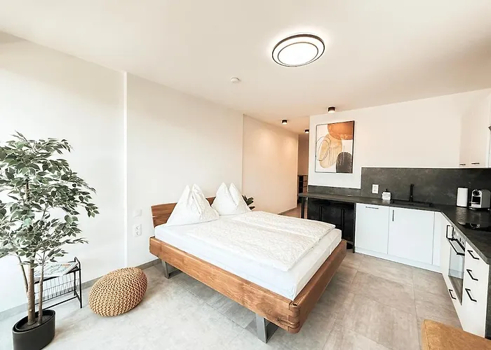 Sonnenseite Mit Balkon In Appartamento